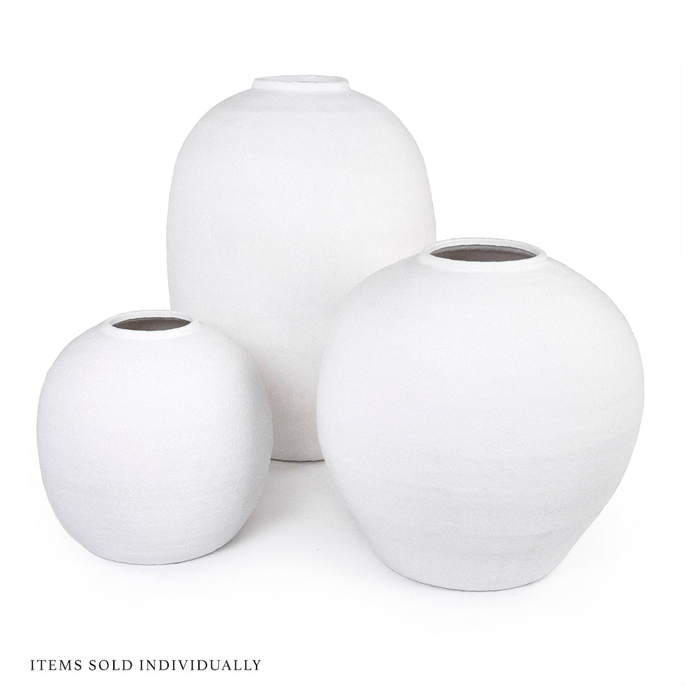 White Vase (10130 A584A)